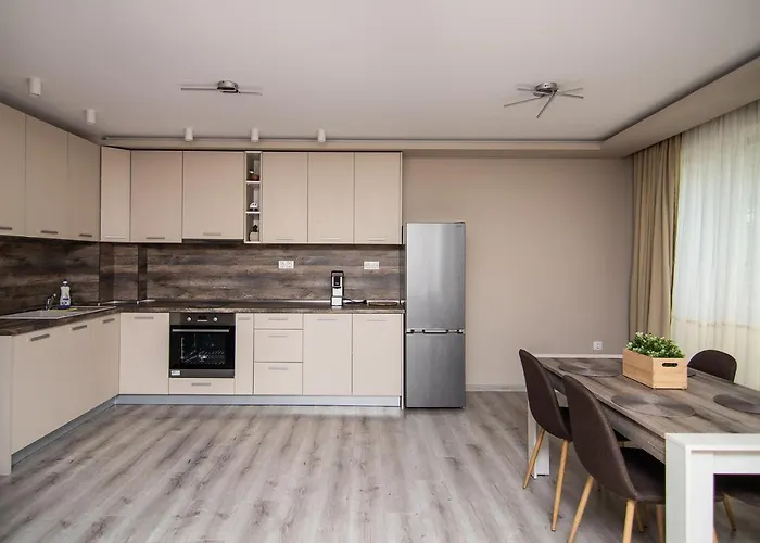 Cozy Flats Nearby Center Free Park Area 瓦爾納