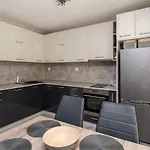 아파트 Cozy Flats Nearby Center Free Park Area 바르나