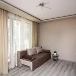 Cozy Flats Nearby Center Free Park Area * 바르나