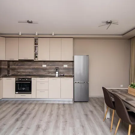 Cozy Flats Nearby Center Free Park Area Varna