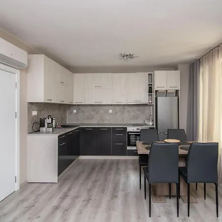 Apartment Cozy Flats Nearby Center Free Park Area