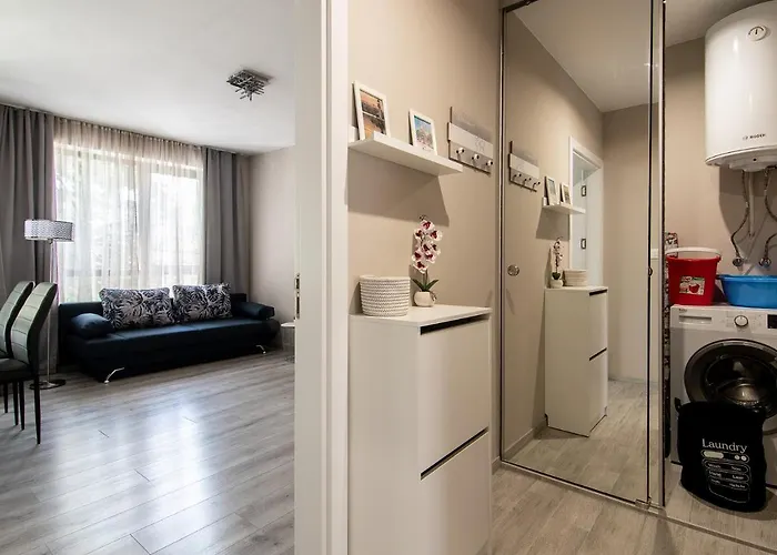 Cozy Flats Nearby Center Free Park Area Apartament