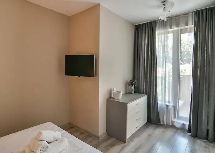 Cozy Flats Nearby Center Free Park Area Apartment